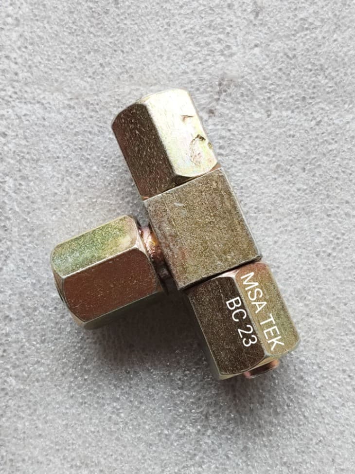 METAL HOSE CONNECTOR